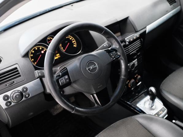 Opel Astra H Рестайлинг с пробегом 2011 года, цена 250 000 рублей, 168970 км, хэтчбек, Автокод Объявления