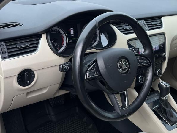 Skoda Octavia III (A7) Рестайлинг с пробегом 2017 года, цена 1 740 000 рублей, 301797 км, универсал, Автокод Объявления