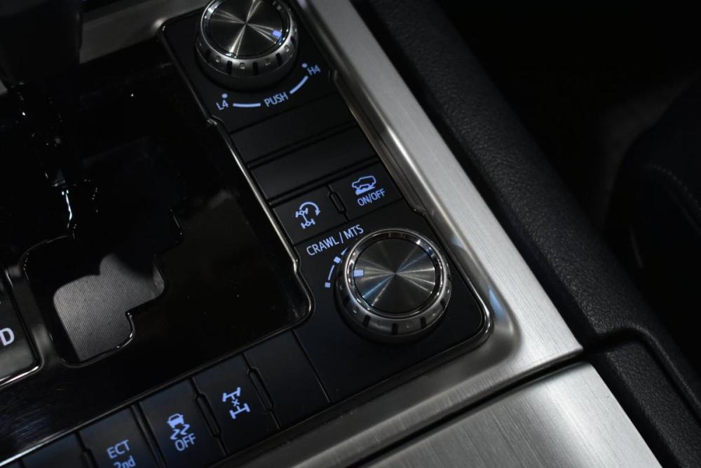 Toyota Land Cruiser 200 Series Рестайлинг 2 Сургут  - изображение 29