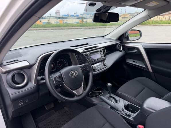 Toyota RAV4 IV (XA40) Рестайлинг с пробегом 2018 года, цена 2 200 000 рублей, 145000 км, внедорожник, Автокод Объявления
