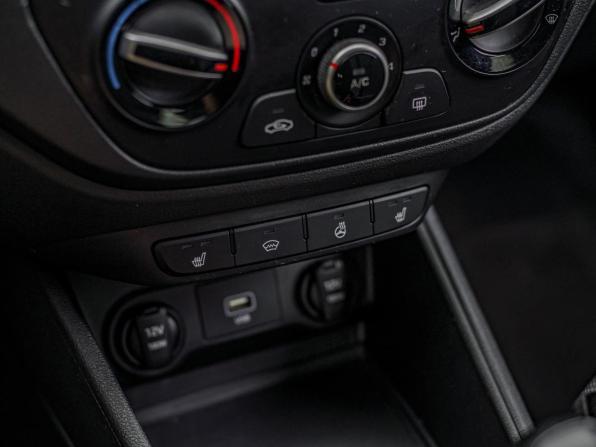 Hyundai Solaris II с пробегом 2019 года, цена 1 099 000 рублей, 179543 км, седан, Автокод Объявления