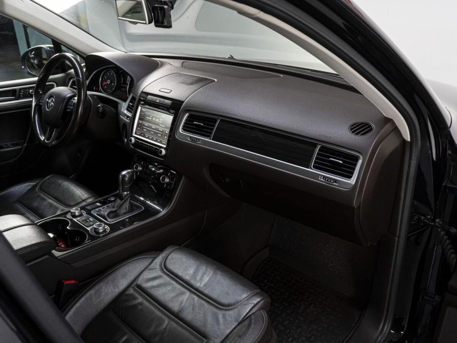 Volkswagen Touareg II Рестайлинг Тюмень  - изображение 17