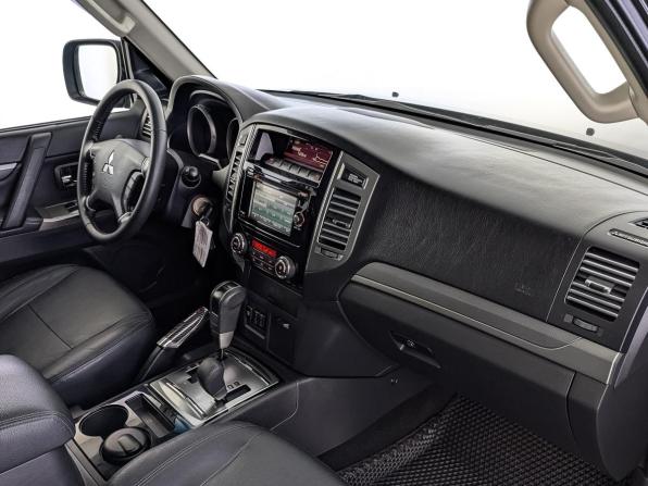 Mitsubishi Pajero IV Рестайлинг 2 с пробегом 2018 года, цена 3 330 000 рублей, 73136 км, внедорожник, Автокод Объявления