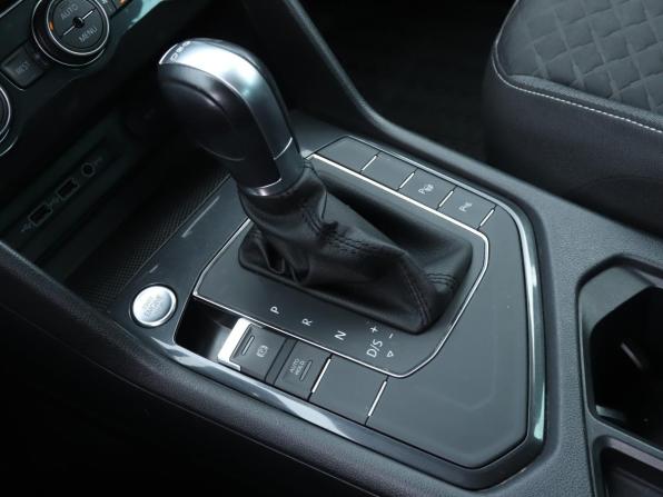Volkswagen Tiguan II с пробегом 2018 года, цена 2 550 000 рублей, 112871 км, внедорожник, Автокод Объявления