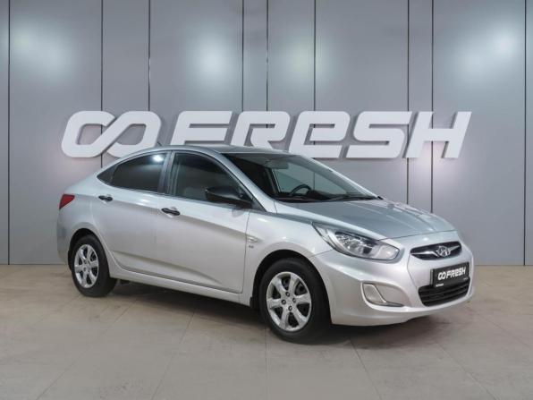 Hyundai Solaris I с пробегом 2014 года, цена 849 000 рублей, 114028 км, седан, Автокод Объявления