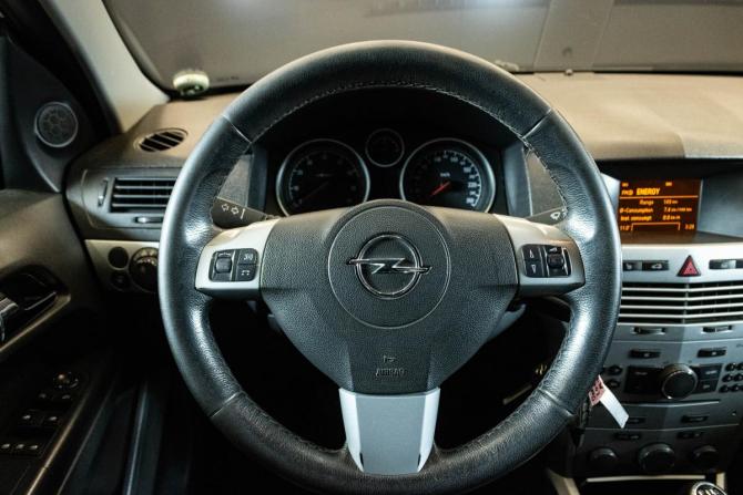 Opel Astra H Рестайлинг с пробегом 2011 года, цена 550 000 рублей, 168360 км, седан, Автокод Объявления