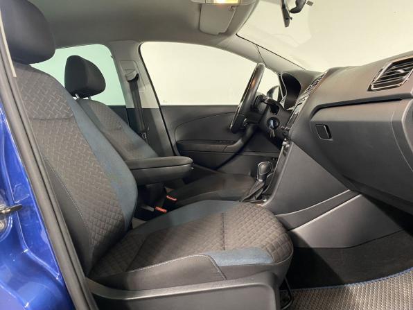 Volkswagen Polo V Рестайлинг с пробегом 2019 года, цена 1 240 000 рублей, 50232 км, седан, Автокод Объявления