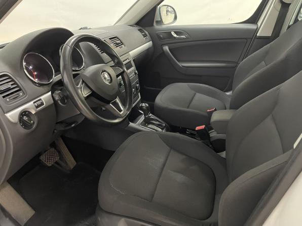 Skoda Yeti I Рестайлинг с пробегом 2014 года, цена 990 000 рублей, 163109 км, внедорожник, Автокод Объявления
