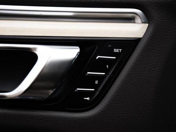 Porsche Macan I с пробегом 2015 года, цена 2 649 000 рублей, 107114 км, внедорожник, Автокод Объявления