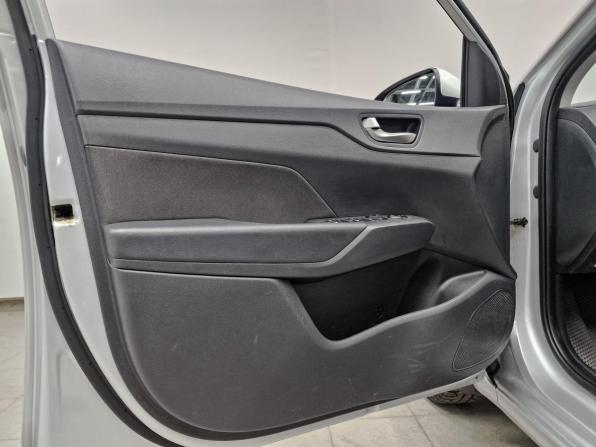 Hyundai Solaris II с пробегом 2020 года, цена 1 190 000 рублей, 135981 км, седан, Автокод Объявления