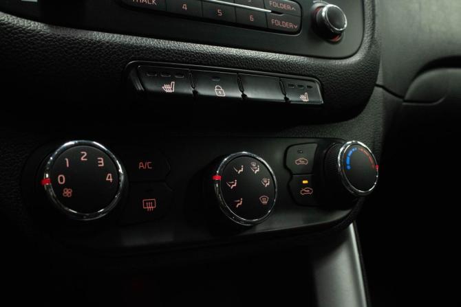 Kia Ceed II Рестайлинг с пробегом 2017 года, цена 999 000 рублей, 228006 км, универсал, Автокод Объявления