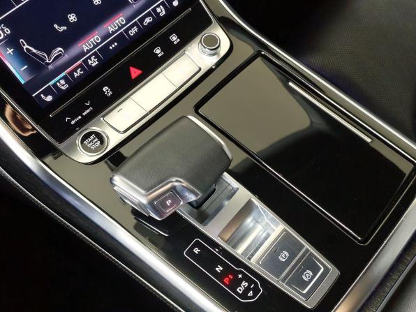 Audi Q8 I (4M) Рестайлинг с пробегом 2024 года, цена 10 999 000 рублей, 29562 км, внедорожник, Автокод Объявления