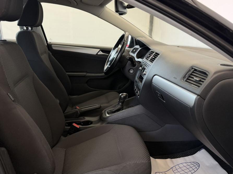 Volkswagen Jetta VI Псков  - изображение 12