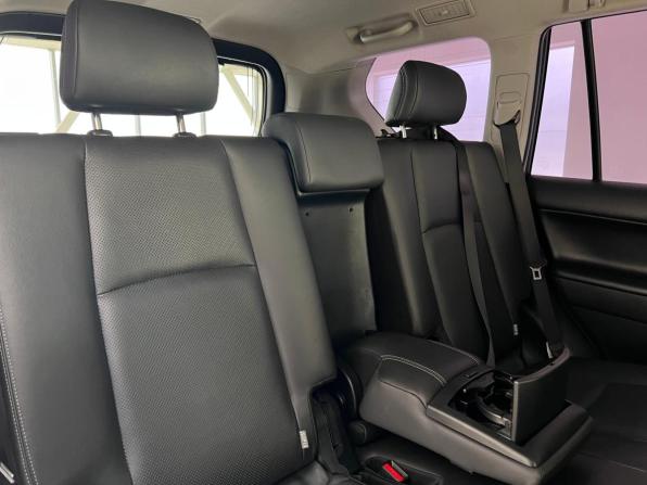 Toyota Land Cruiser Prado 150 Series Рестайлинг 2 с пробегом 2017 года, цена 4 300 000 рублей, 281170 км, внедорожник, Автокод Объявления