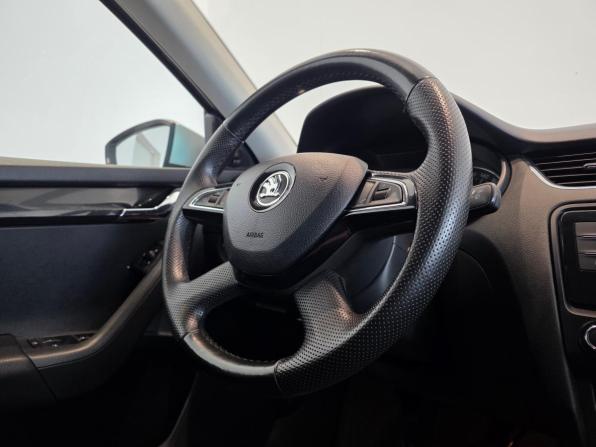 Skoda Octavia III (A7) с пробегом 2015 года, цена 1 133 000 рублей, 233288 км, лифтбек, Автокод Объявления