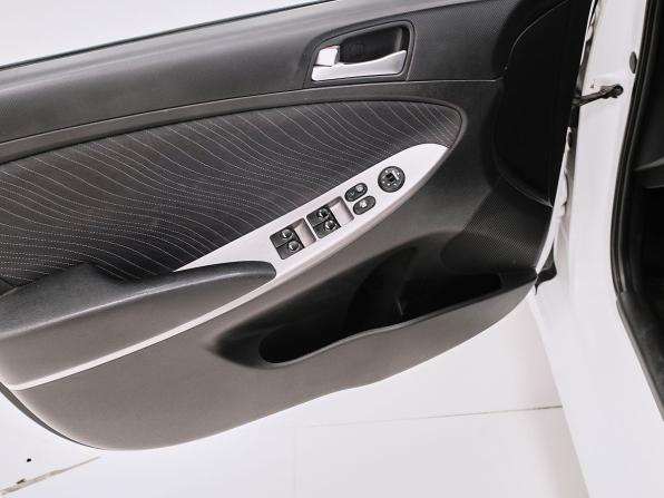 Hyundai Solaris I Рестайлинг с пробегом 2015 года, цена 803 000 рублей, 180800 км, седан, Автокод Объявления