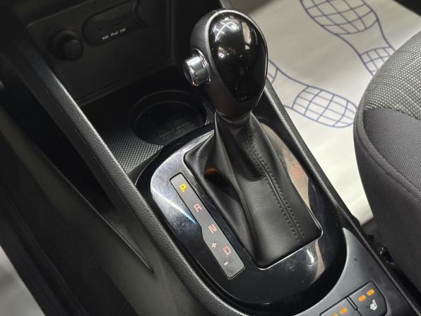 Kia Rio III Рестайлинг с пробегом 2015 года, цена 1 365 000 рублей, 33893 км, хэтчбек, Автокод Объявления