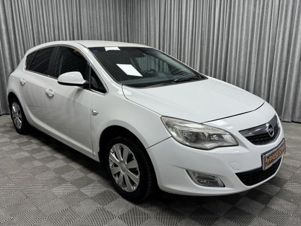 Opel Astra J с пробегом 2011 года, цена 599 000 рублей, 195596 км, хэтчбек, Автокод Объявления