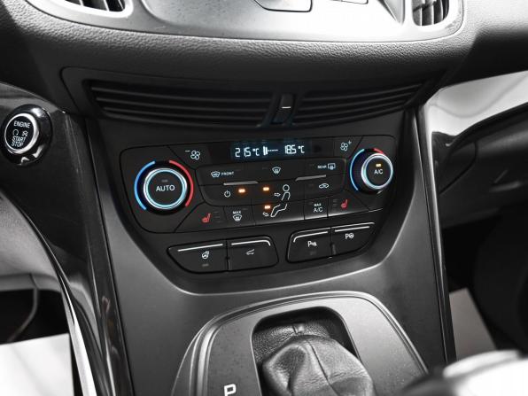 Ford Kuga II Рестайлинг с пробегом 2018 года, цена 1 735 000 рублей, 103370 км, внедорожник, Автокод Объявления
