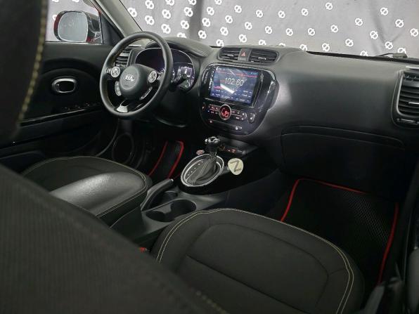 Kia Soul II Рестайлинг с пробегом 2016 года, цена 1 300 000 рублей, 129000 км, хэтчбек, Автокод Объявления