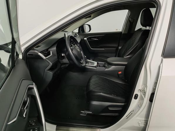 Toyota RAV4 V (XA50) с пробегом 2021 года, цена 2 799 000 рублей, 162053 км, внедорожник, Автокод Объявления
