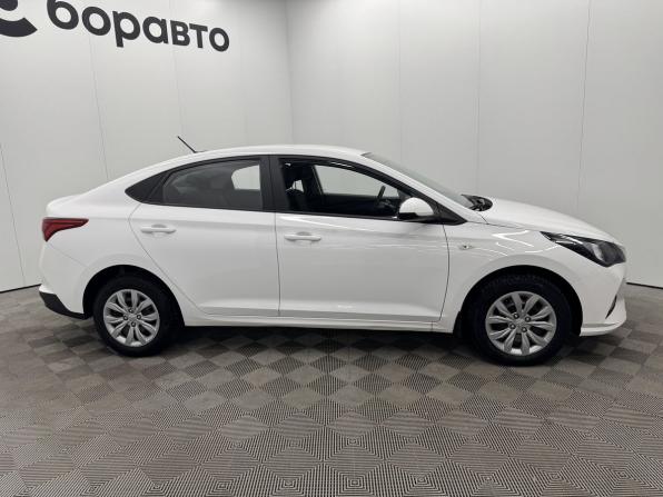 Hyundai Solaris II Рестайлинг с пробегом 2022 года, цена 1 560 000 рублей, 114004 км, седан, Автокод Объявления