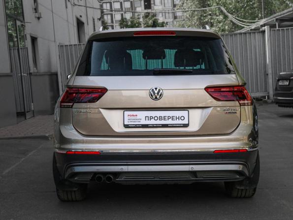Volkswagen Tiguan II с пробегом 2017 года, цена 2 690 000 рублей, 75706 км, внедорожник, Автокод Объявления