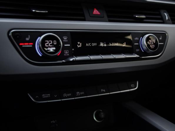 Audi A4 V (B9) Рестайлинг с пробегом 2020 года, цена 3 249 000 рублей, 22687 км, седан, Автокод Объявления
