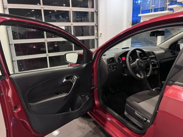 Volkswagen Polo V с пробегом 2011 года, цена 650 000 рублей, 188620 км, седан, Автокод Объявления