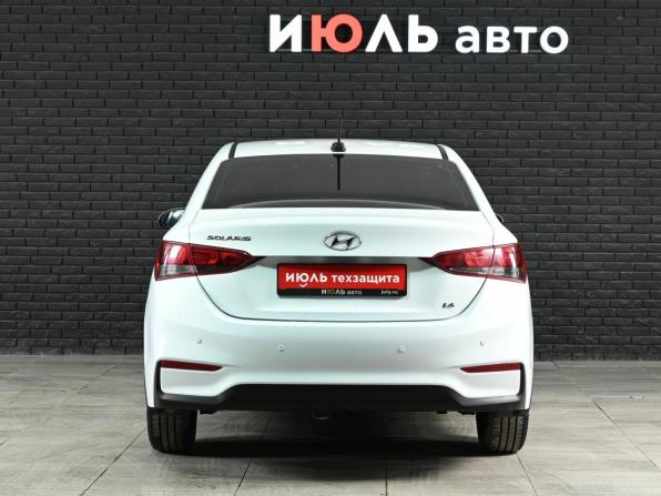 Hyundai Solaris II с пробегом 2017 года, цена 1 180 000 рублей, 140706 км, седан, Автокод Объявления