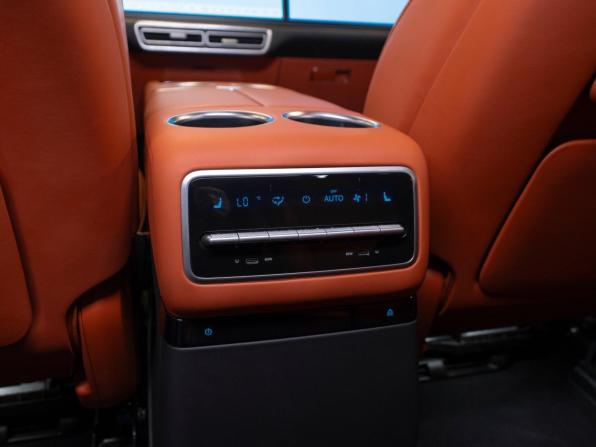 Li Auto (Lixiang) L9 I с пробегом 2023 года, цена 5 640 000 рублей, 70922 км, внедорожник, Автокод Объявления