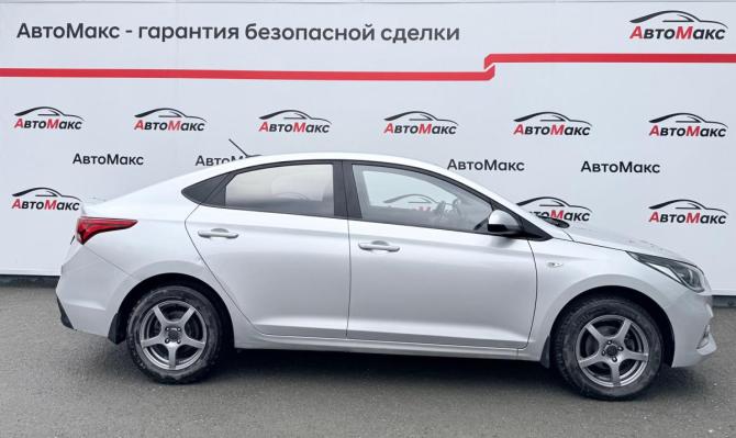 Hyundai Solaris II с пробегом 2017 года, цена 1 346 000 рублей, 120120 км, седан, Автокод Объявления