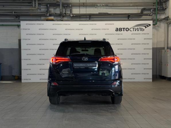 Toyota RAV4 IV (XA40) Рестайлинг с пробегом 2019 года, цена 1 799 000 рублей, 230000 км, внедорожник, Автокод Объявления