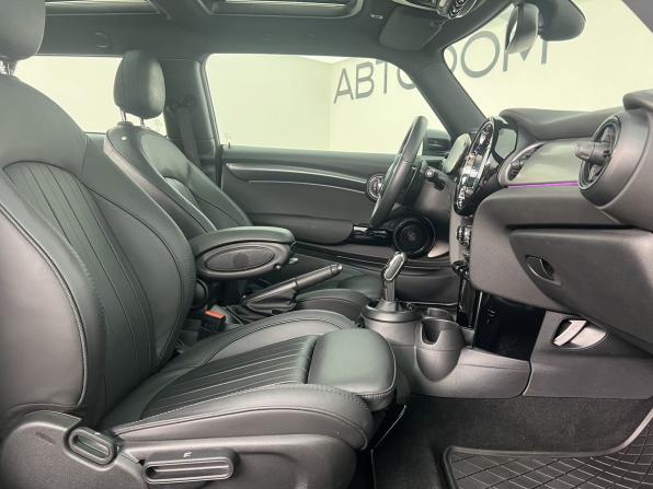 Mini Hatch III (F55/F56) Рестайлинг 2 с пробегом 2021 года, цена 3 850 000 рублей, 43068 км, хэтчбек, Автокод Объявления