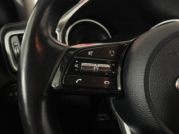 Kia Ceed III с пробегом 2020 года, цена 1 777 000 рублей, 55072 км, хэтчбек, Автокод Объявления
