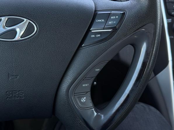 Hyundai Sonata VI (YF) с пробегом 2013 года, цена 930 000 рублей, 217000 км, седан, Автокод Объявления