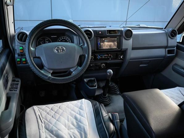 Toyota Land Cruiser 70 Series Рестайлинг 1 с пробегом 2012 года, цена 4 650 000 рублей, 75784 км, внедорожник, Автокод Объявления