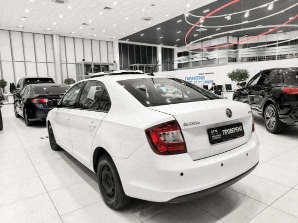 Skoda Rapid I с пробегом 2017 года, цена 1 050 000 рублей, 108000 км, лифтбек, Автокод Объявления