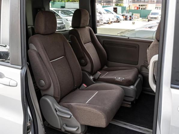 Honda Stepwgn V с пробегом 2016 года, цена 1 820 000 рублей, 112304 км, минивэн, Автокод Объявления