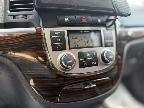 Hyundai Santa Fe II Рестайлинг с пробегом 2010 года, цена 1 190 000 рублей, 265170 км, внедорожник, Автокод Объявления