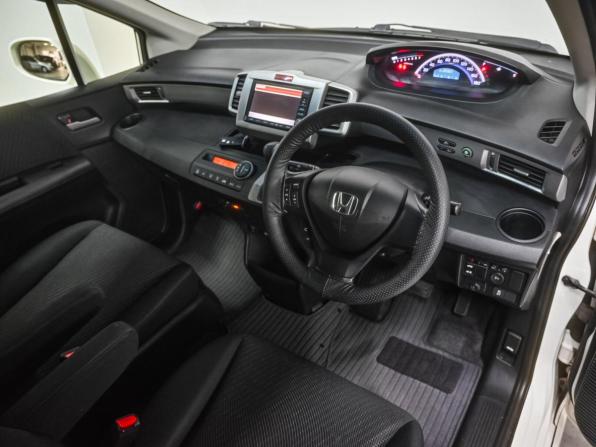 Honda Freed I Рестайлинг с пробегом 2012 года, цена 1 099 000 рублей, 205923 км, компактвэн, Автокод Объявления
