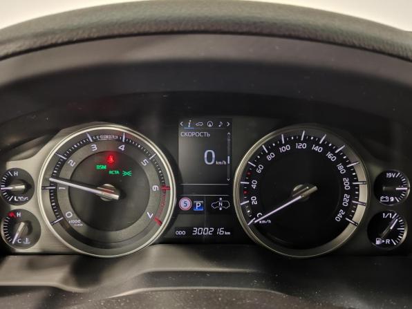 Toyota Land Cruiser 200 Series Рестайлинг 2 с пробегом 2017 года, цена 5 849 000 рублей, 300215 км, внедорожник, Автокод Объявления