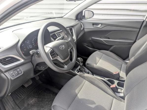 Hyundai Solaris II Рестайлинг с пробегом 2022 года, цена 1 650 000 рублей, 76792 км, седан, Автокод Объявления