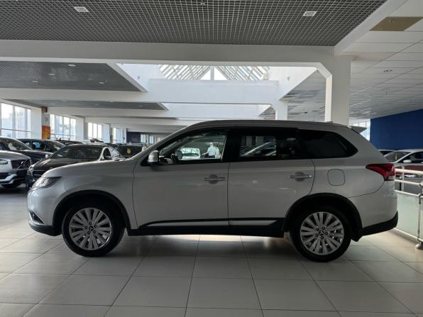 Mitsubishi Outlander III Рестайлинг 3 с пробегом 2018 года, цена 2 335 000 рублей, 99359 км, внедорожник, Автокод Объявления