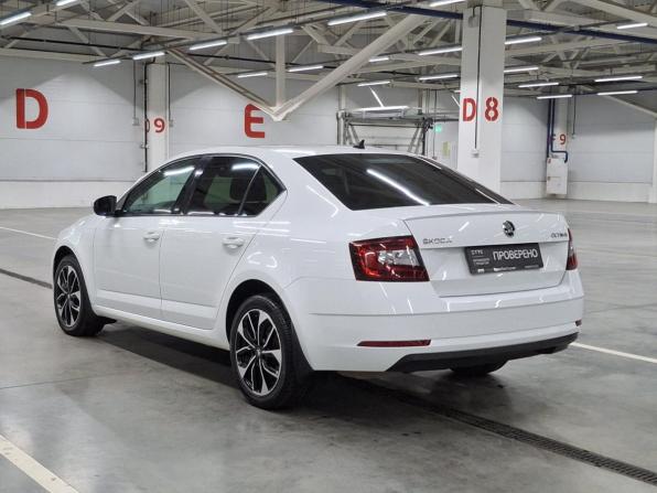 Skoda Octavia III (A7) Рестайлинг с пробегом 2017 года, цена 1 979 000 рублей, 109350 км, лифтбек, Автокод Объявления