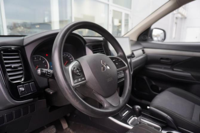 Mitsubishi Outlander III Рестайлинг 2 с пробегом 2017 года, цена 1 985 000 рублей, 72248 км, внедорожник, Автокод Объявления