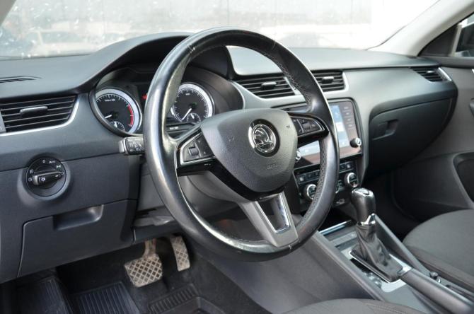 Skoda Octavia III (A7) Рестайлинг с пробегом 2018 года, цена 1 739 900 рублей, 141941 км, лифтбек, Автокод Объявления