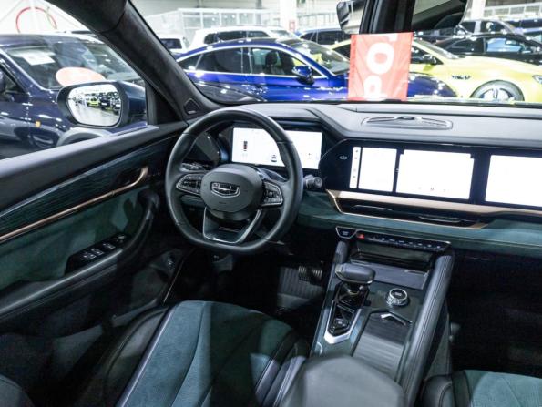 Geely Monjaro I с пробегом 2024 года, цена 3 290 000 рублей, 60742 км, внедорожник, Автокод Объявления