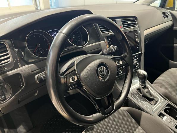 Volkswagen Golf VII Рестайлинг с пробегом 2018 года, цена 1 599 000 рублей, 222000 км, хэтчбек, Автокод Объявления