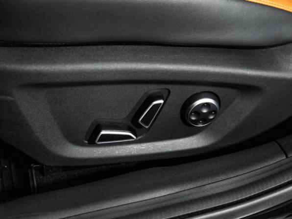 Changan UNI-V I с пробегом 2024 года, цена 2 499 000 рублей, 4600 км, лифтбек, Автокод Объявления